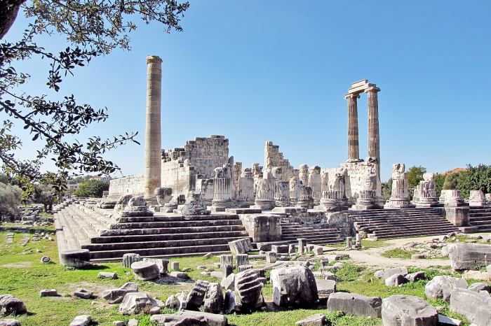 Historic travel spots with ancient ruins